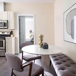 Smart Studio In Downtown Crossing By Sonder