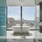 Four Seasons One Dalton Street, Hotel 5*
