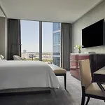Four Seasons One Dalton Street, Hotel 5*