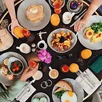 Four Seasons One Dalton Street, Hotel 5*