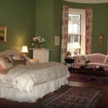Bed & Breakfast The College Club Of
