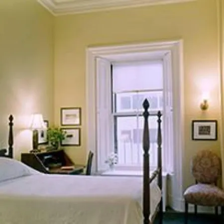 Bed & Breakfast The College Club Of
