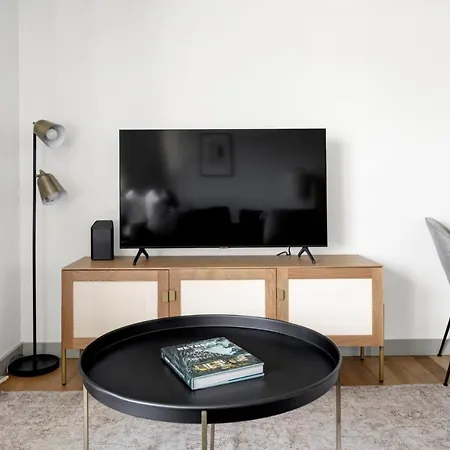 Luxury Point Studio W Wd Gym Bos-490 * Boston