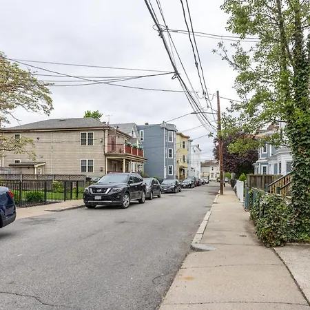 Apartment Savin Hill 1br Nr Red Line Bos-713 *