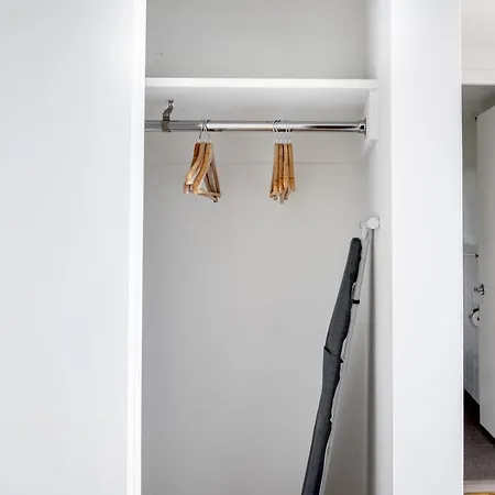Back Bay 1br W Gym Doorman Wd Nr Copley Mall Bos-237 Apartment