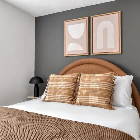 Apartment Brighton Studio Nr Mission Park Green Line Bos-675 Boston