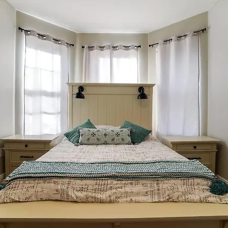 Apartment Private In Shared In Brookline