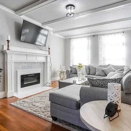 Private In Shared In Brookline Apartment *