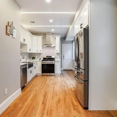 Apartment Private In Shared In Brookline *