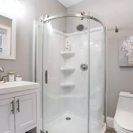 Apartment Private In Shared In Brookline