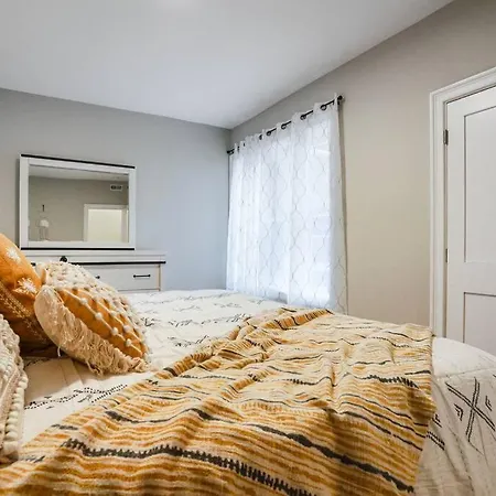 Apartment Private In Shared In Brookline *