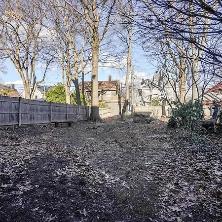 Private In Shared In Brookline Apartment *