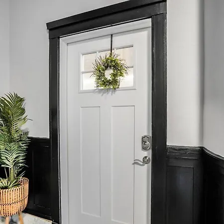 Private In Shared In Brookline Apartment *