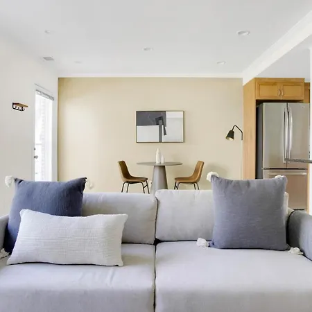 Spacious Chestationut Hill 1br W Wd Gym Bos-685 Apartment Boston