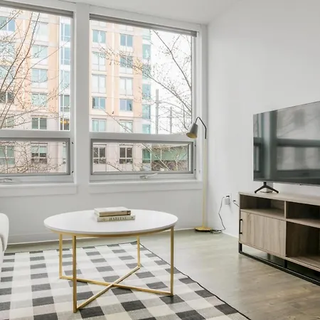 E Cambridge 2br W Gym Wd Nr Lechmere T Bos-635