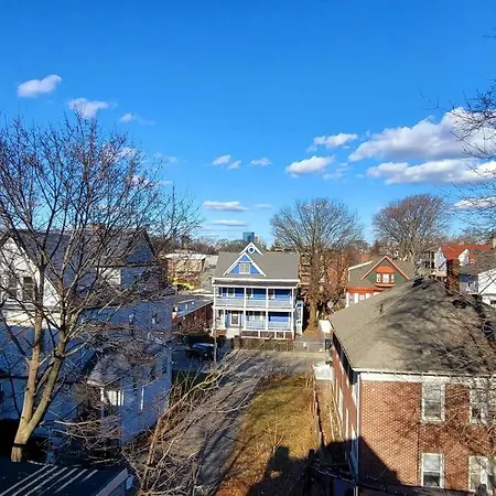 Cozy 2 Bedroom Private Apartment *