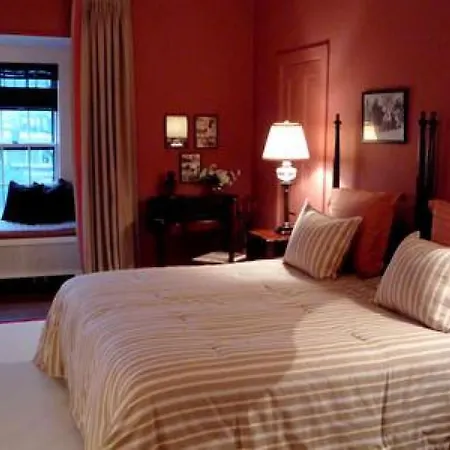 The College Club Of Bed & Breakfast
