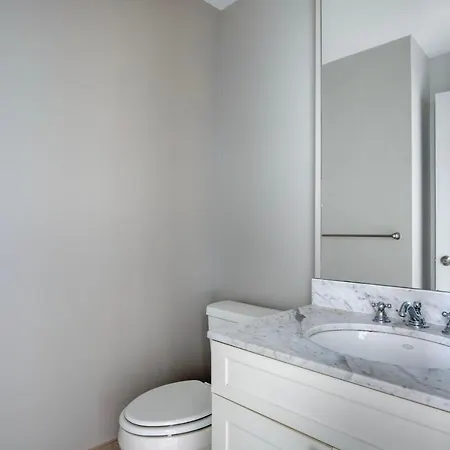 Back Bay 2br W Courtyard Gym Nr Restaurants Bos-895 Apartment Boston