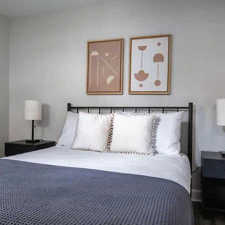 Back Bay 2br W Courtyard Gym Nr Restaurants Bos-895 Apartment