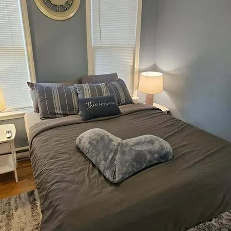 Apartment Newly Renovated -2 Bedroom