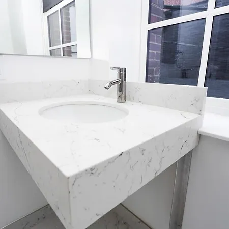 Modern In Historic - Unit #102 Apartment *