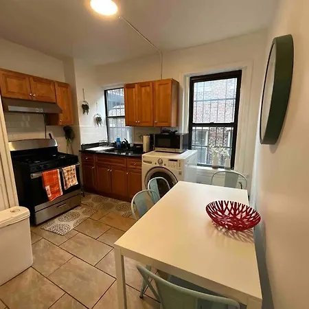 Apartment Furnished 3-bed 1-bath Private Apt In South End *