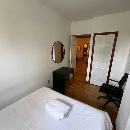 Furnished 3-bed 1-bath Private Apt In South End