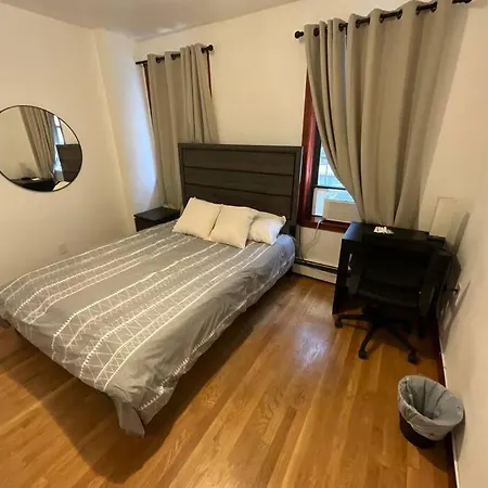 Holiday home Furnished 3-bed 1-bath Private Apt In South End