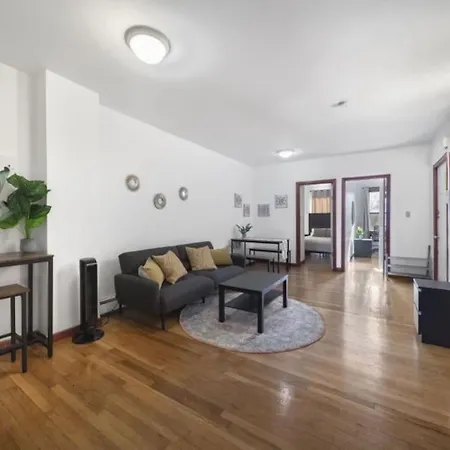 Holiday home Furnished 3-bed 1-bath Private Apt In South End *