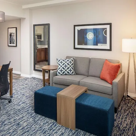 Homewood By Hilton Seaport District Hotel 3*