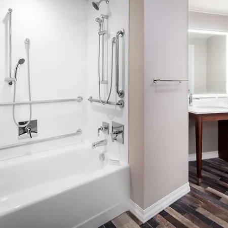 Homewood By Hilton Seaport District 3*
