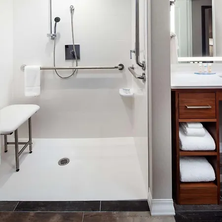 Homewood By Hilton Seaport District Hotel 3*