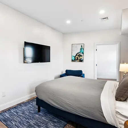 Spacious Fully Furnished By Logan Airport Apartment *