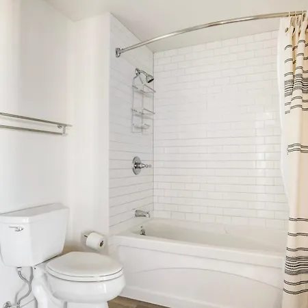 East Cambridge 1br W Gym Wd Near T Stop Bos-960 Apartment