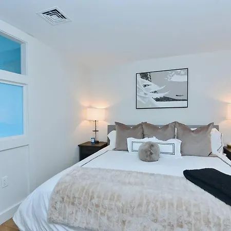 Apartment Modern Seaport Oasis *