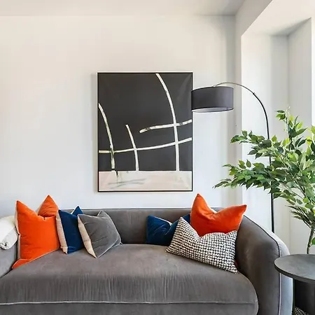 1+den/1 Luxury In Seaport * Boston