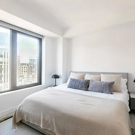 1+den/1 Luxury In Seaport