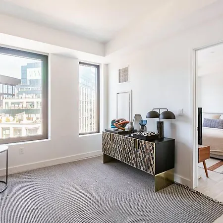 1+den/1 Luxury In Seaport Boston
