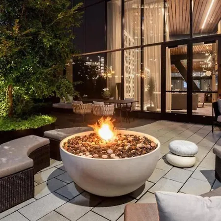 1+den/1 Luxury In Seaport * Boston