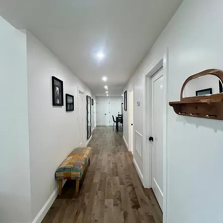 Modern 3-bedroom Condo, Fully Furnished & Renovated Aparthotel *