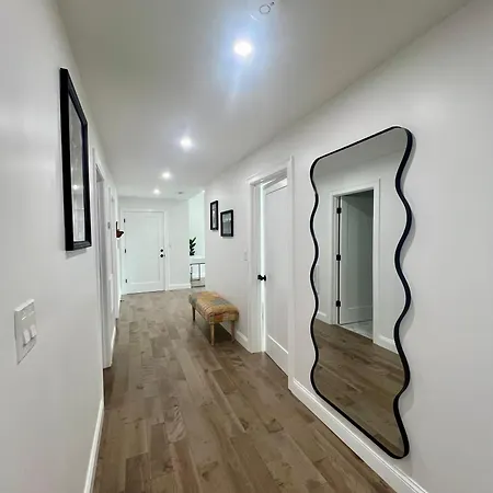 Modern 3-bedroom Condo, Fully Furnished & Renovated Aparthotel Boston