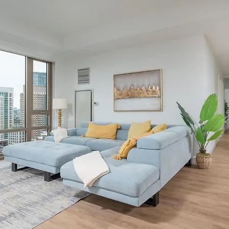 Holiday home Upscale Penthouse W Gym & Parking Near Mgh & Tufts Boston