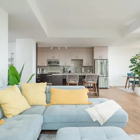 Upscale Penthouse W Gym & Parking Near Mgh & Tufts Holiday home Boston