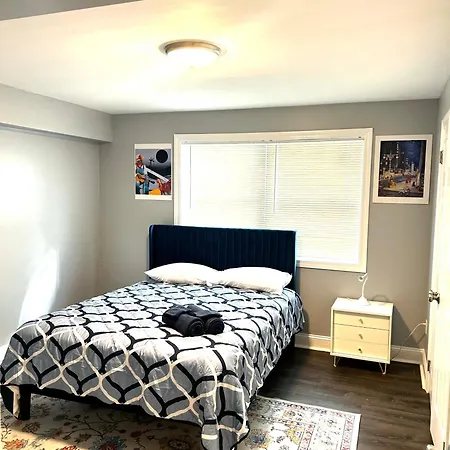 Apartment Cozy And Comfortable Away From *