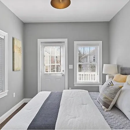 Modern,chic One-bedroom In Eco Smart *