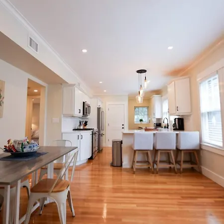 Renovated Spacious 2 Bedroom In Savin Hill * Boston