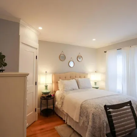 Apartment Renovated Spacious 2 Bedroom In Savin Hill Boston