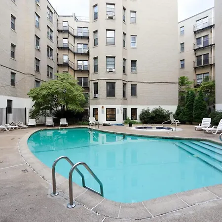 Centrally Located, 1bed Unit Apartment *