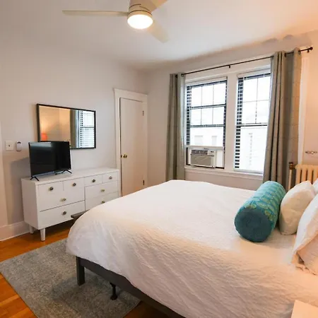 Centrally Located, 1bed Unit Boston