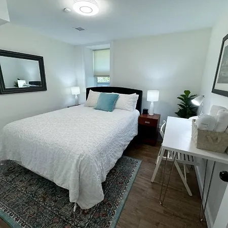 Modern 3-bedroom Gem Near Col, Pvt Entrance